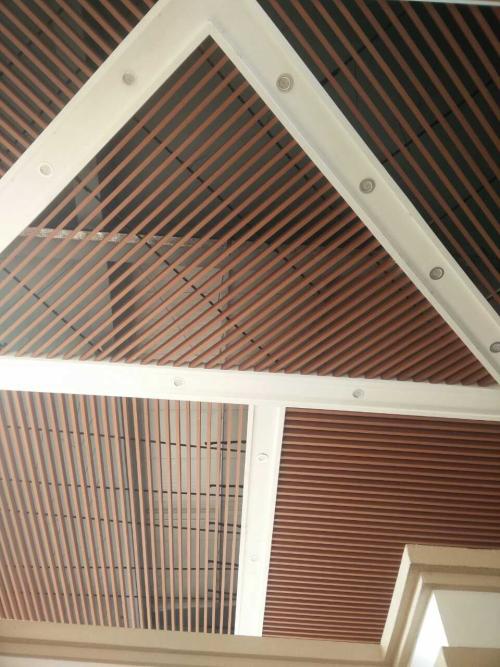 木纹铝方通效果图2